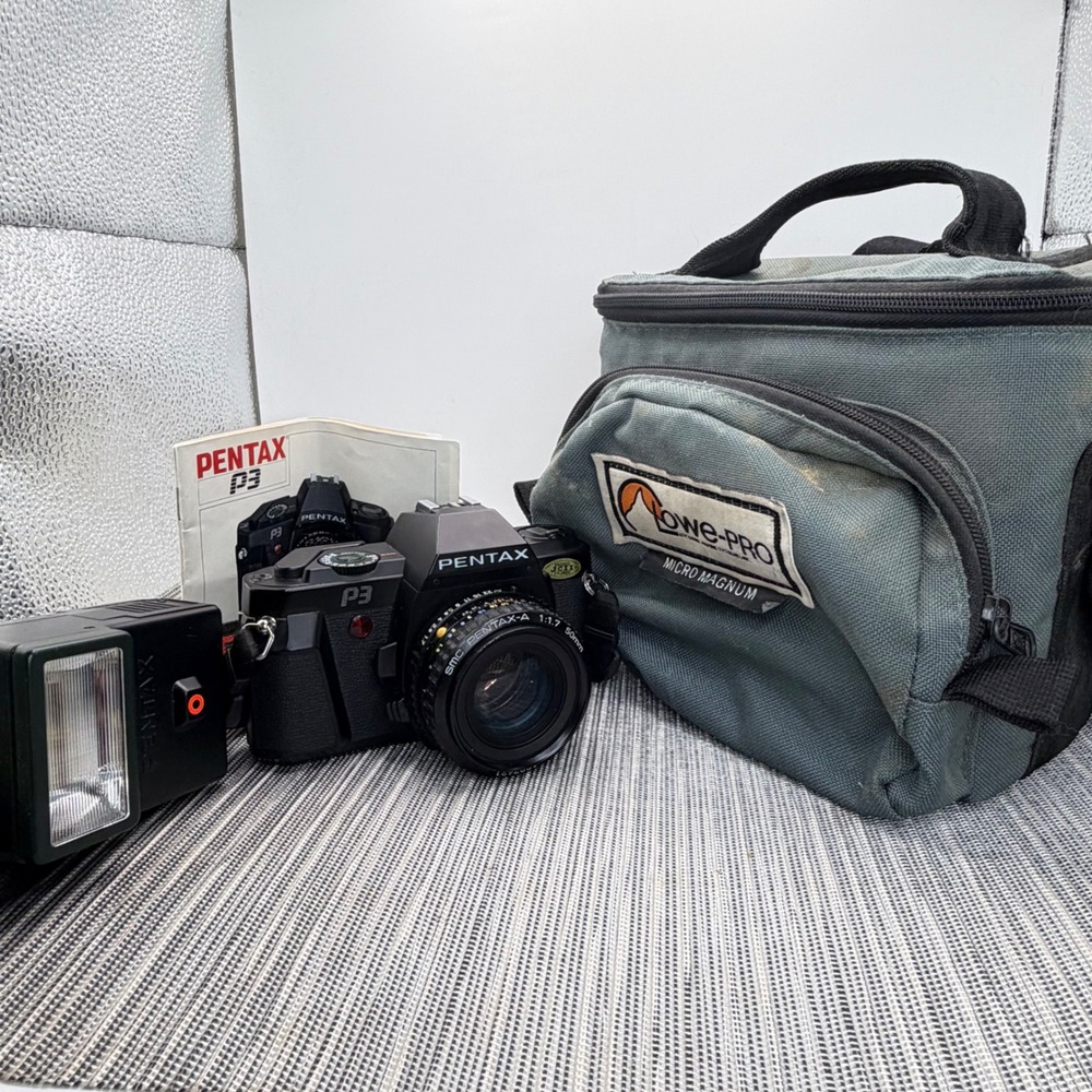 Pentax P3 35mm SLR Film Camera SMC Pentax-A 50mm f1.7 Lens Flash Bag Bundle‎